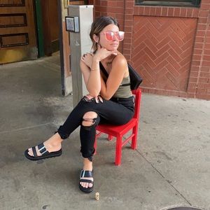 Meet your Posher, Monique